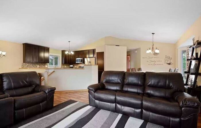 16871 Jonquil Trl - Photo 2 of 11