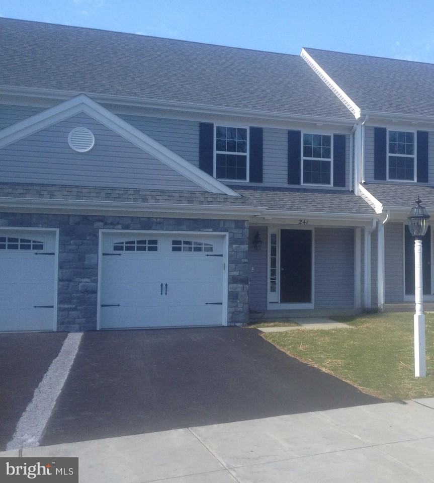 241 Steepbank Rd, Lancaster, PA 17602 3 Bedroom House for 2,070/month