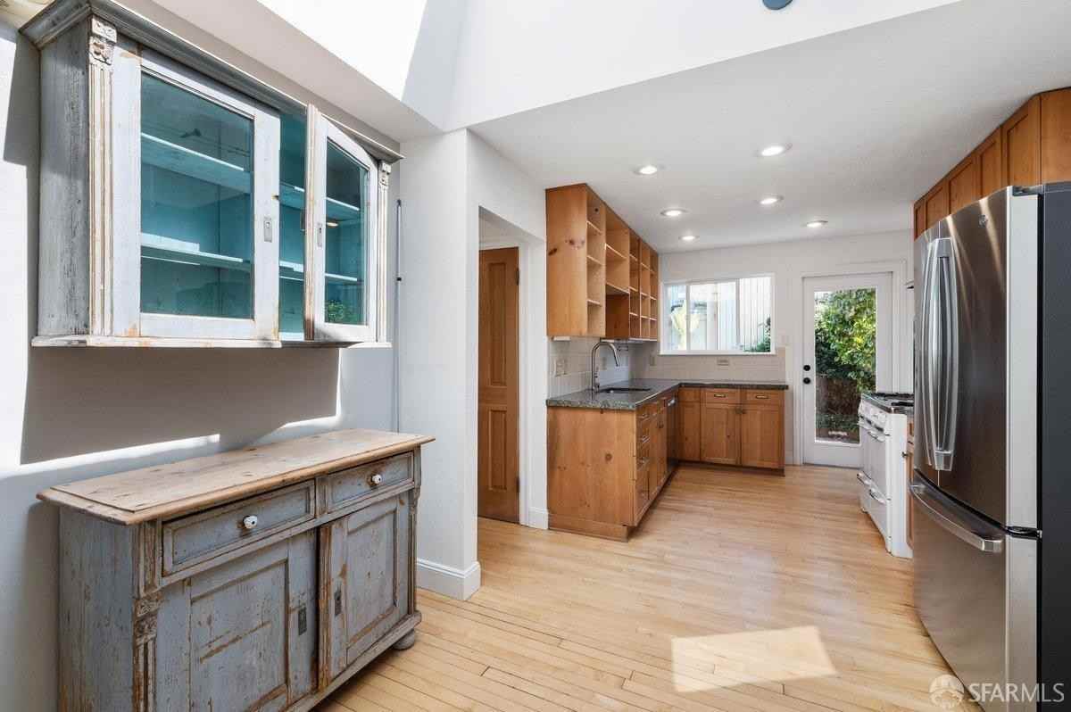 133 Lundys Ln - Photo 4 of 15