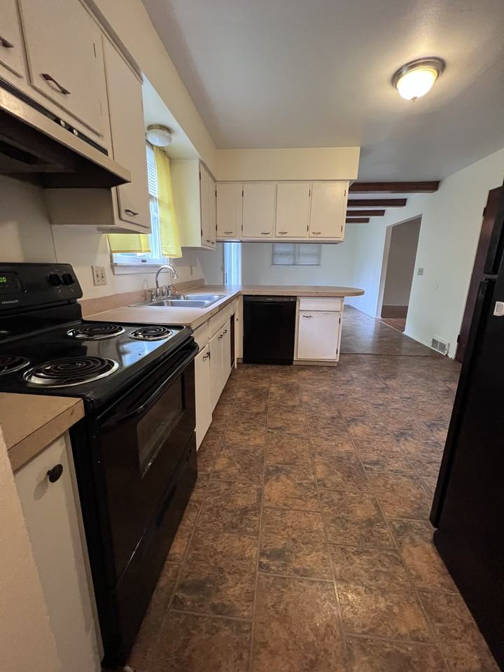 1985 North Harrison Road - Photo 2 of 20