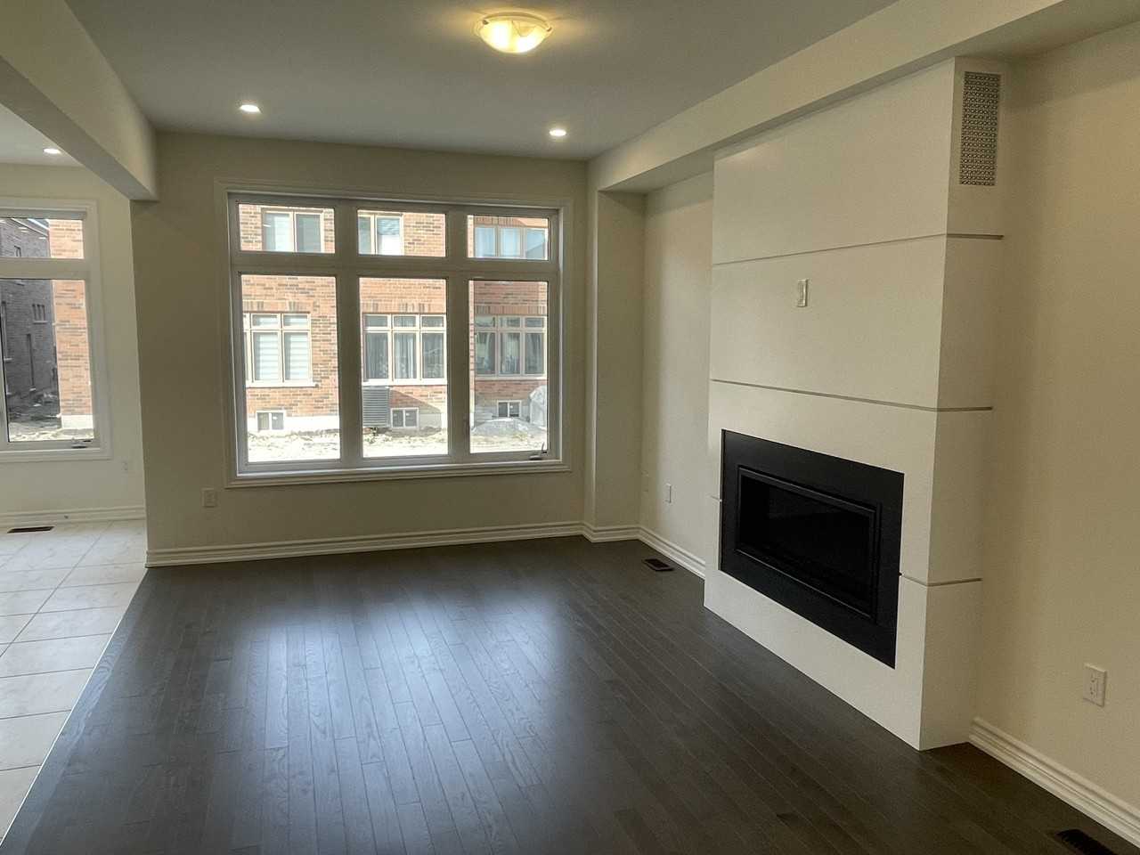 102 E Gwillimbury On L9n0v9 - Photo 3 of 11