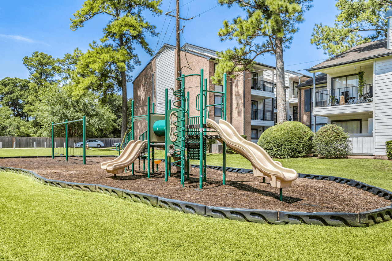 Brandon Oaks Apartments - Photo 6 of 33