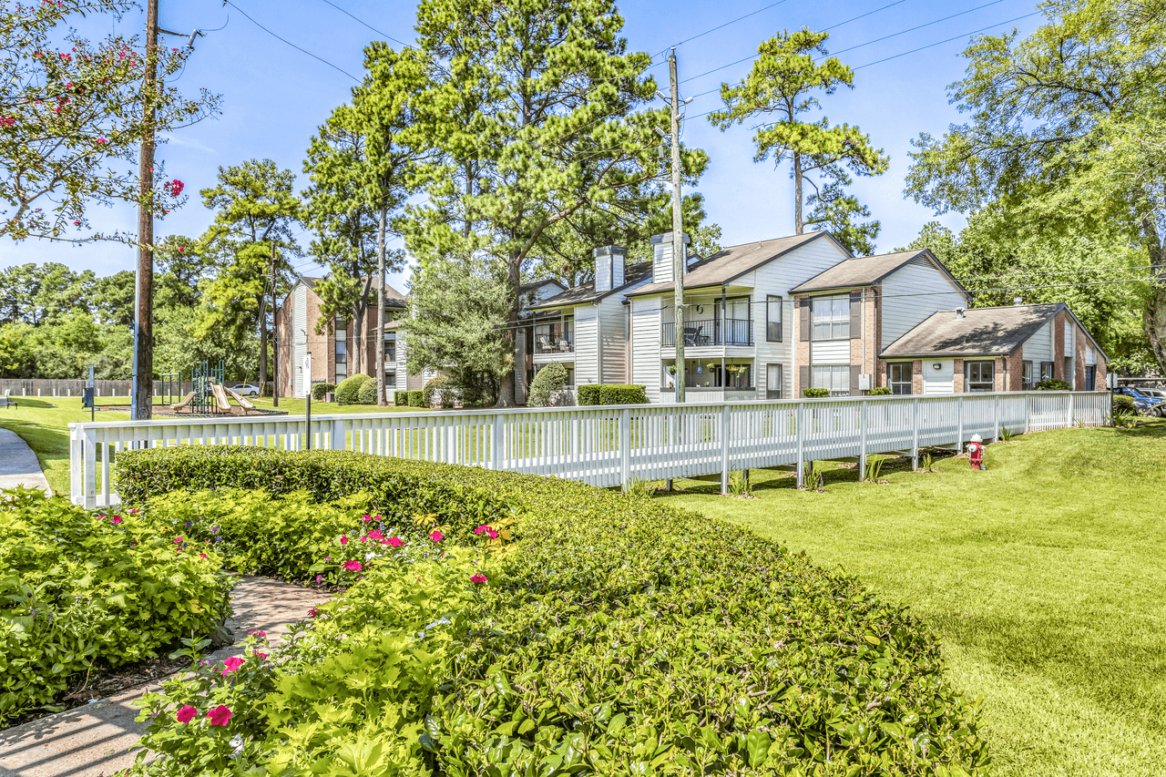 Brandon Oaks Apartments - Photo 7 of 33
