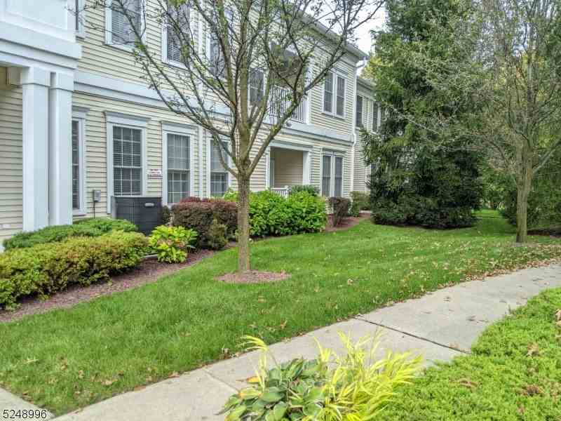 7012 Brookfield Glen Dr - Photo 3 of 19