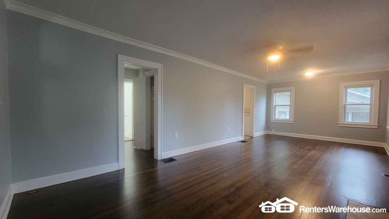 9509 E 16th St S - Photo 2 of 10