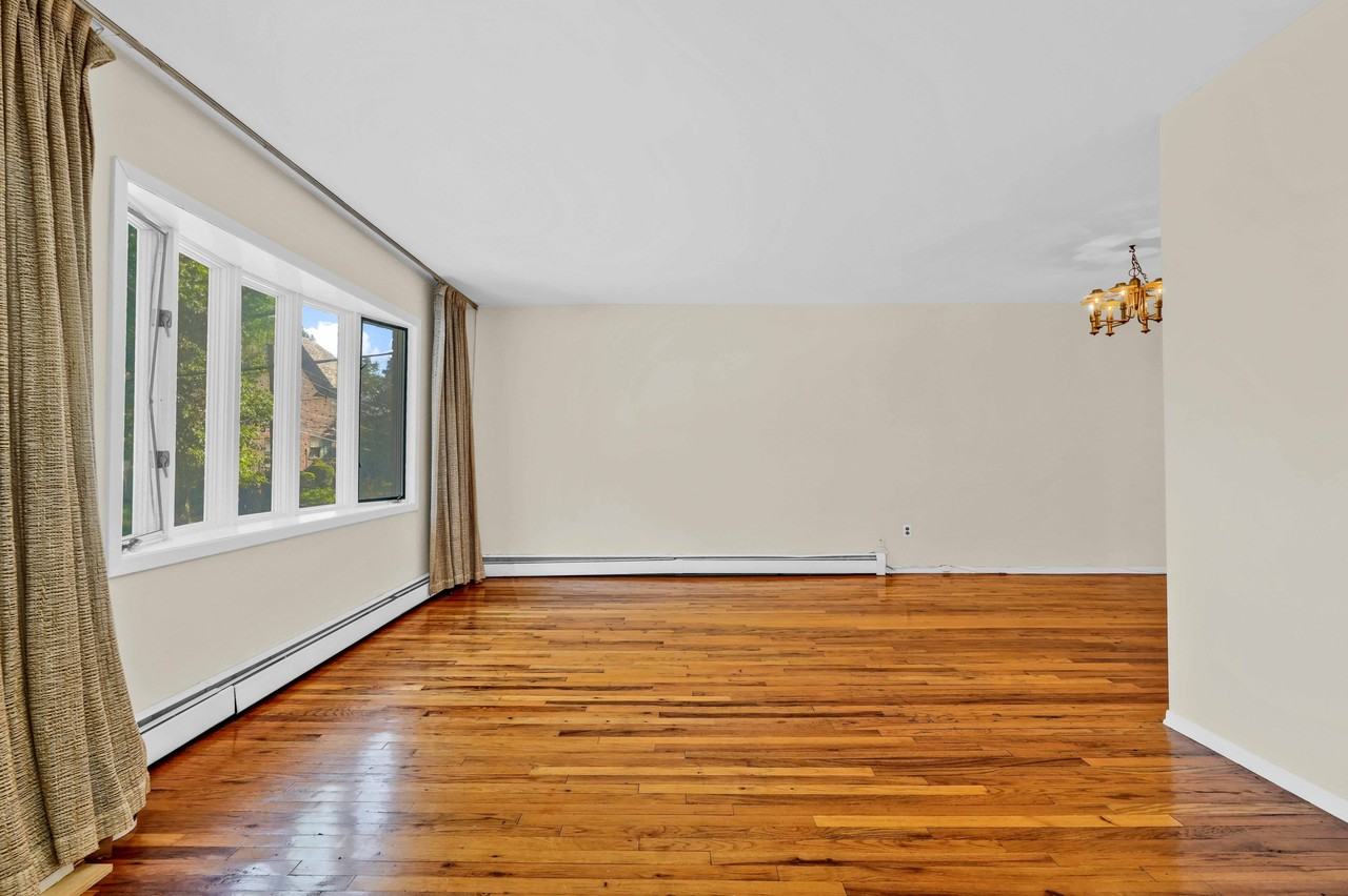 17532 Devonshire Rd #1 - Photo 3 of 18