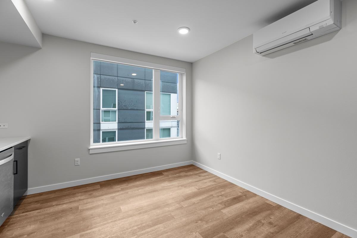 1421 Harvard Ave - Photo 6 of 43