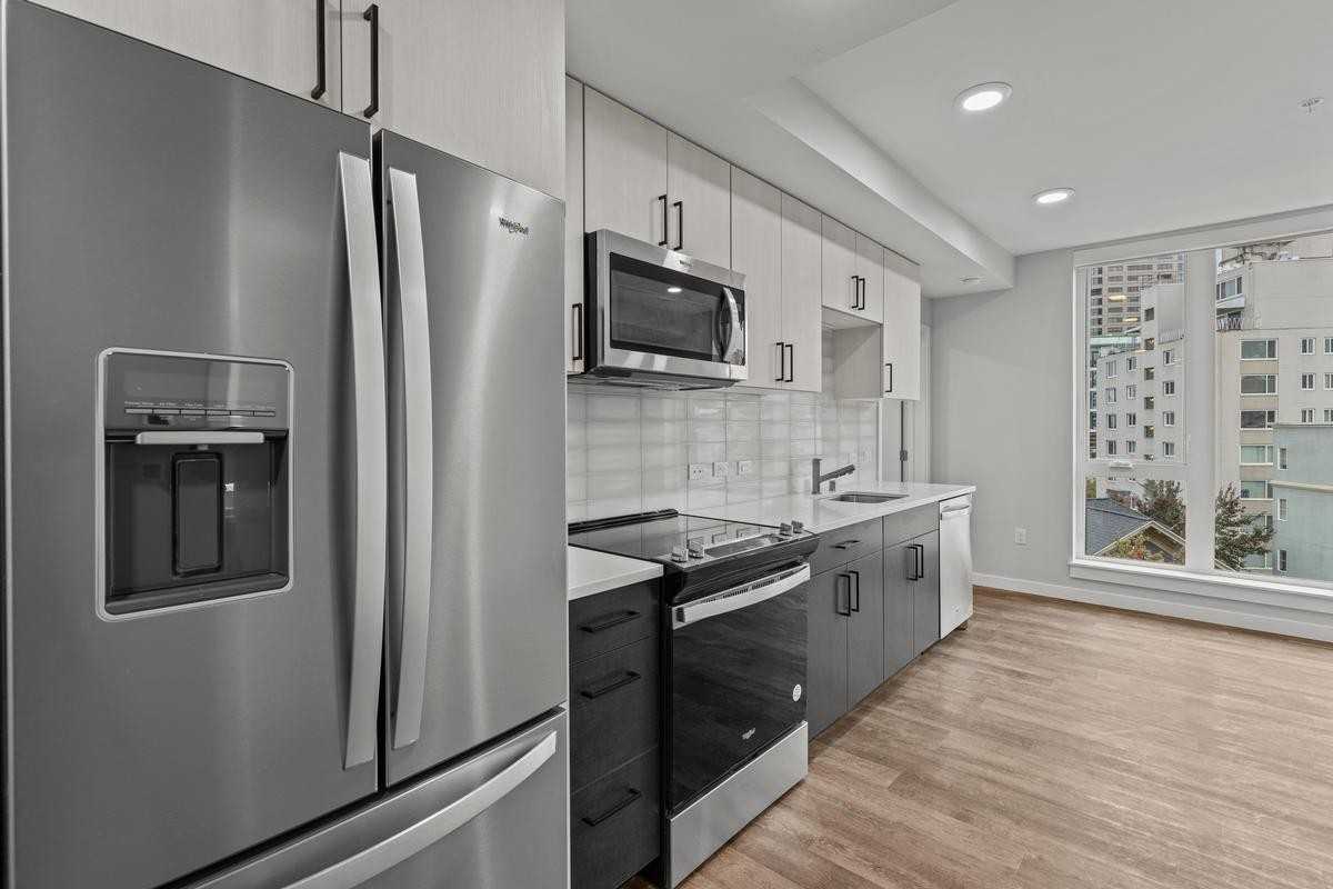 1421 Harvard Ave - Photo 3 of 43
