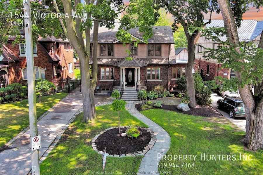 1544 Victoria Ave - Photo 2 of 15