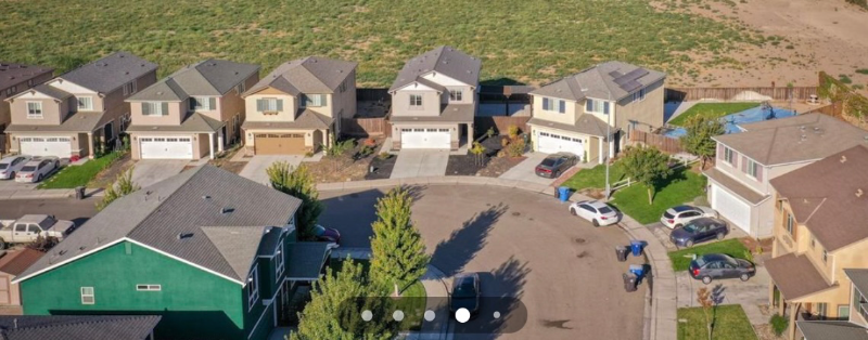 1429 Rosy Dawn Ln - Photo 2 of 31