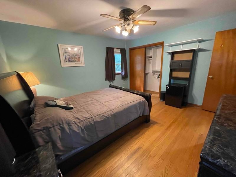 909 Baltimore Ave - Photo 2 of 14