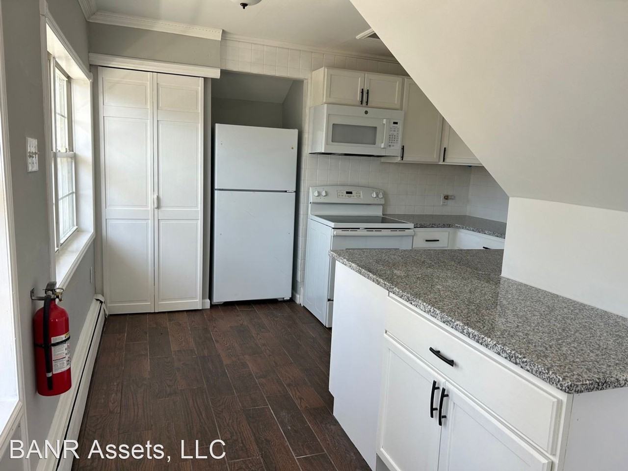 628 Wisteria Rd - Photo 3 of 12