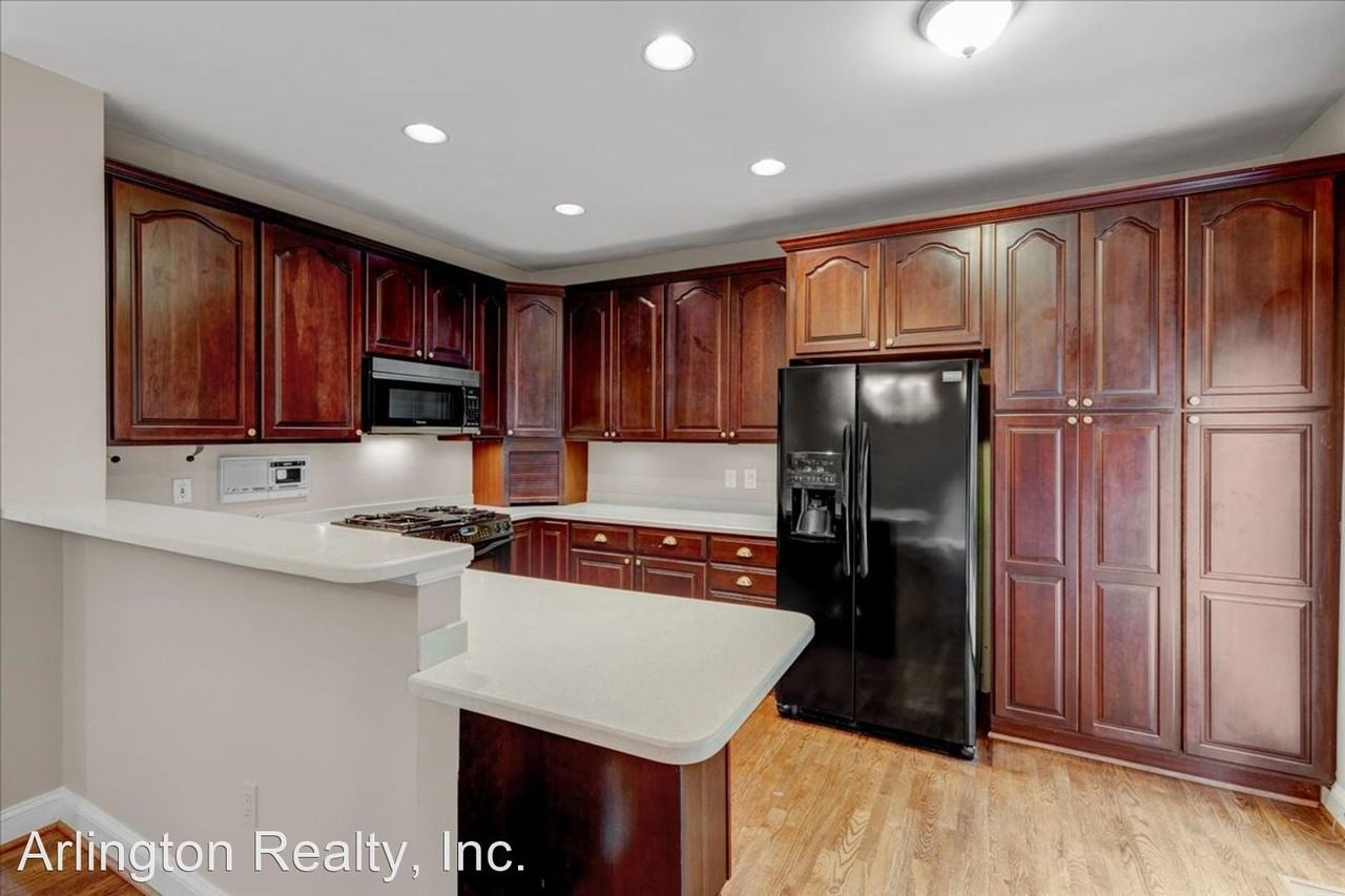 1586 N Colonial Ter - Photo 2 of 35