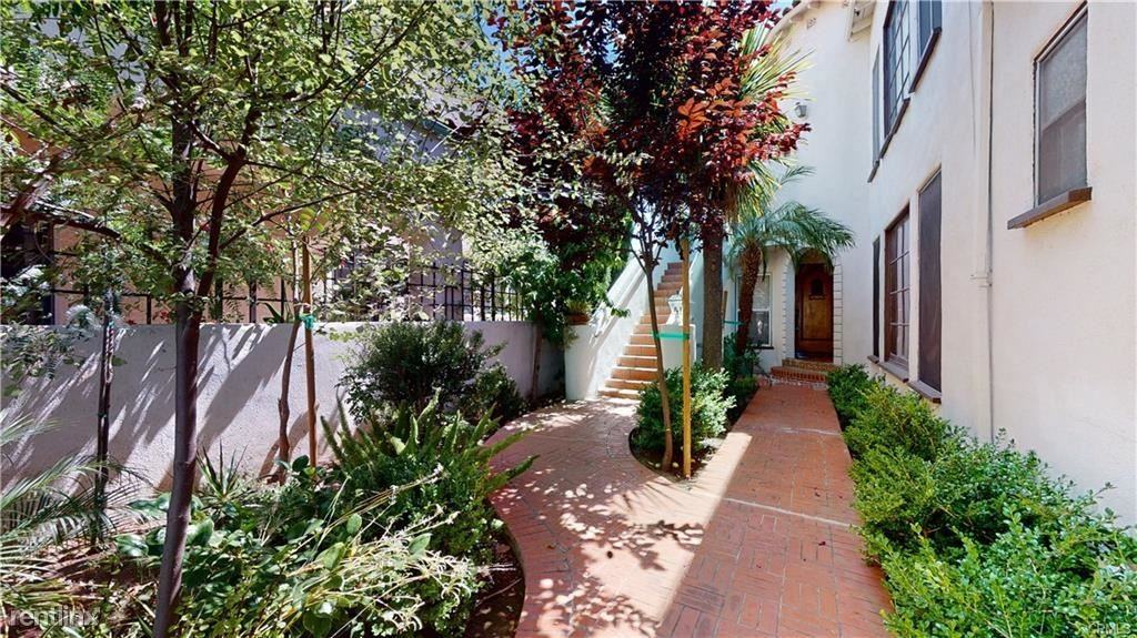 336 1/2 S Reeves Dr, Beverly Hills, CA 90212 2 Bedroom Apartment for