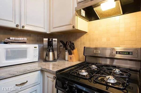 189 Beacon St - Photo 3 of 7