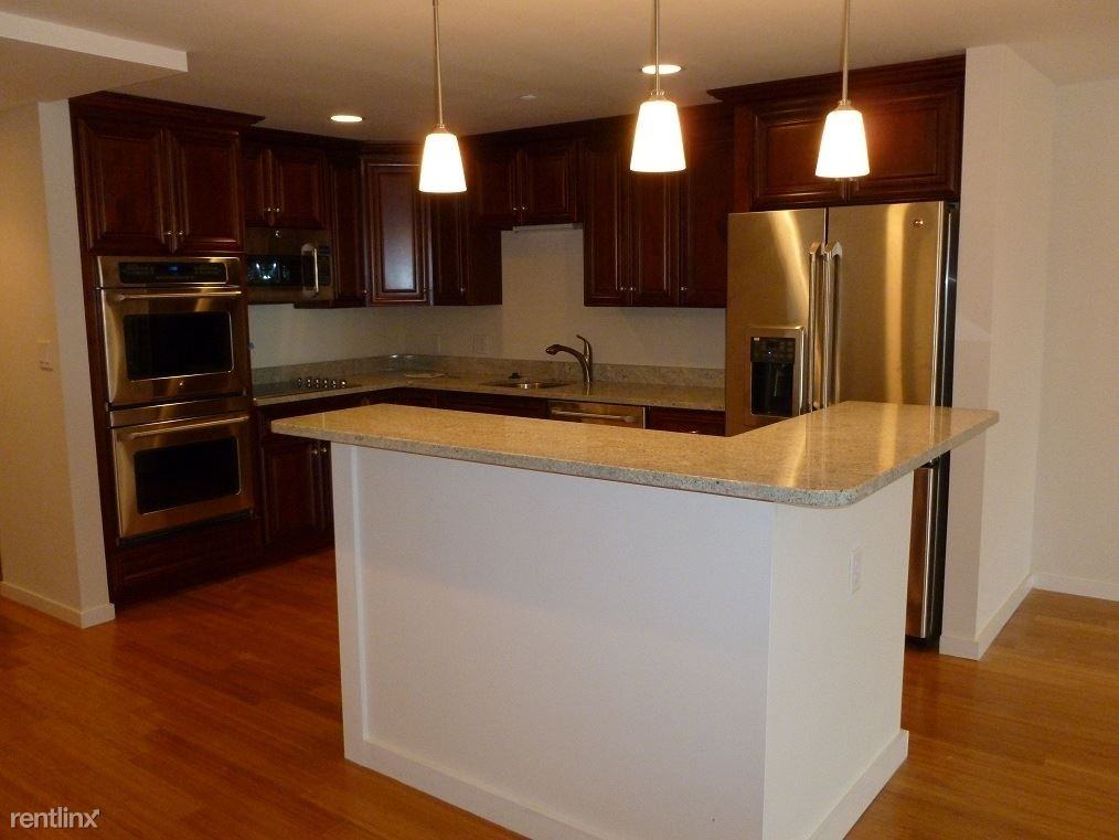 900 Marina Dr - Photo 2 of 4