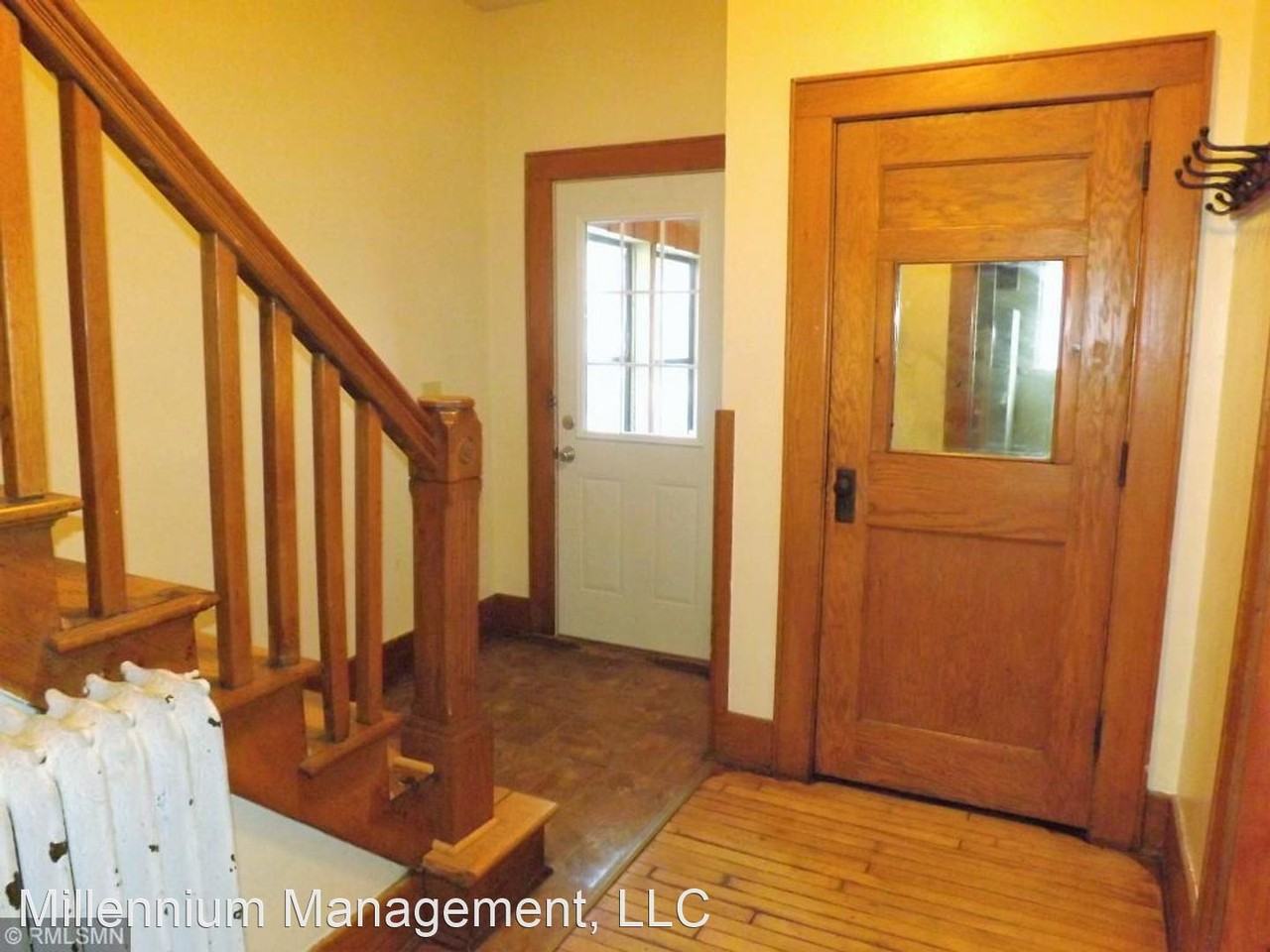 1122 8th St Se - Photo 2 of 8