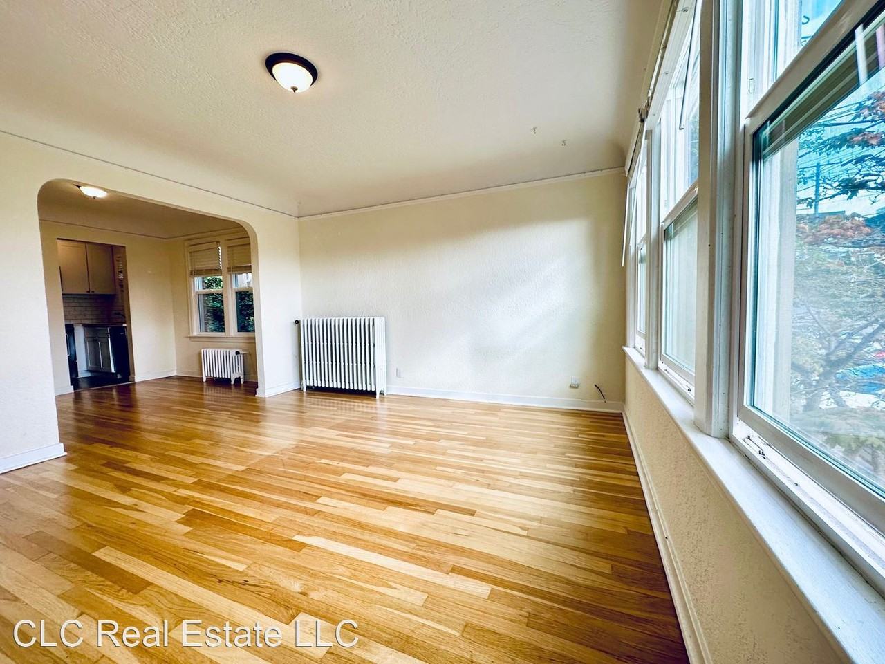 1105 5th Ave N - Photo 3 of 11