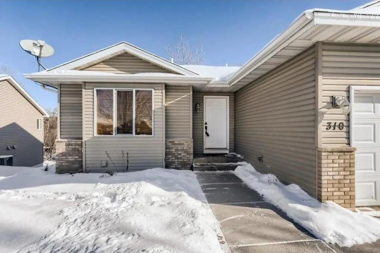 310 Birch Ct Sw - Photo 3 of 10