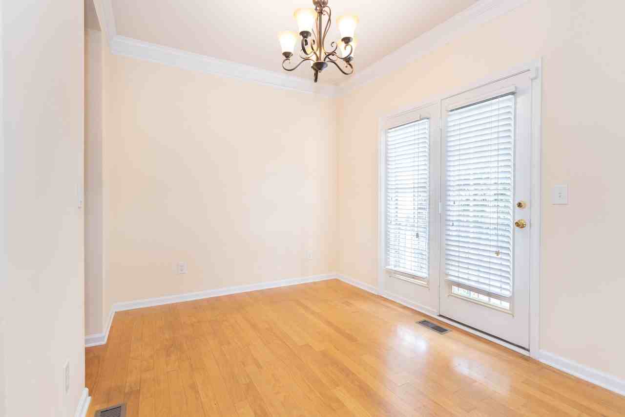 1741 Highlands Vw Se - Photo 3 of 21