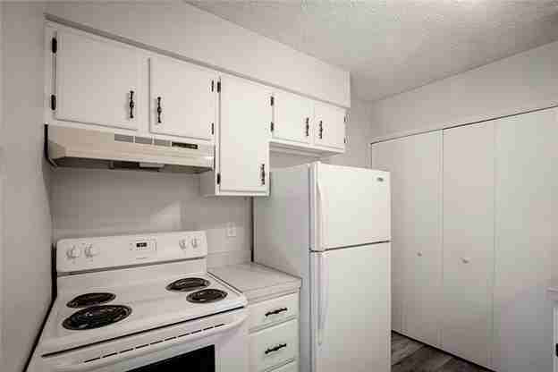 4437 Sandlewood Dr - Photo 3 of 7