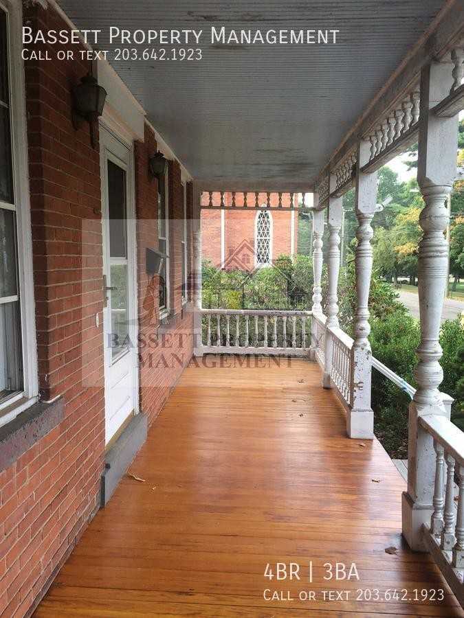 1 Trumbull Pl - Photo 2 of 32