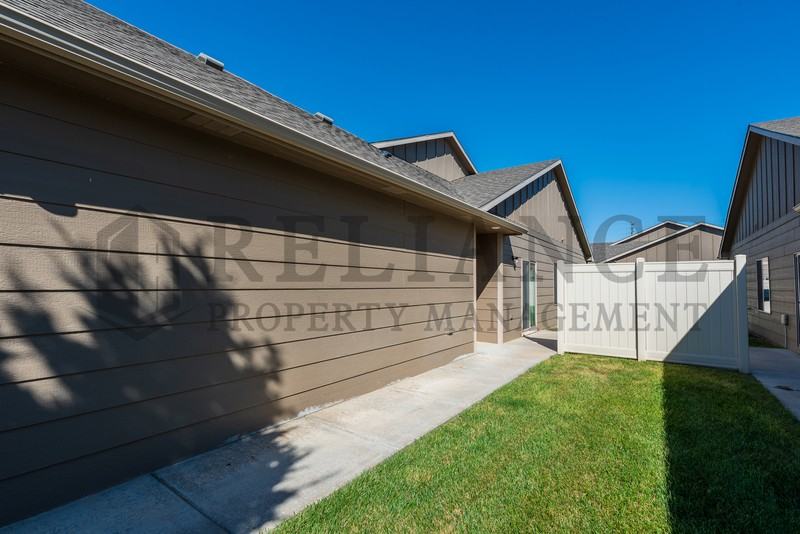 3738 N Tyler Ct - Photo 3 of 24