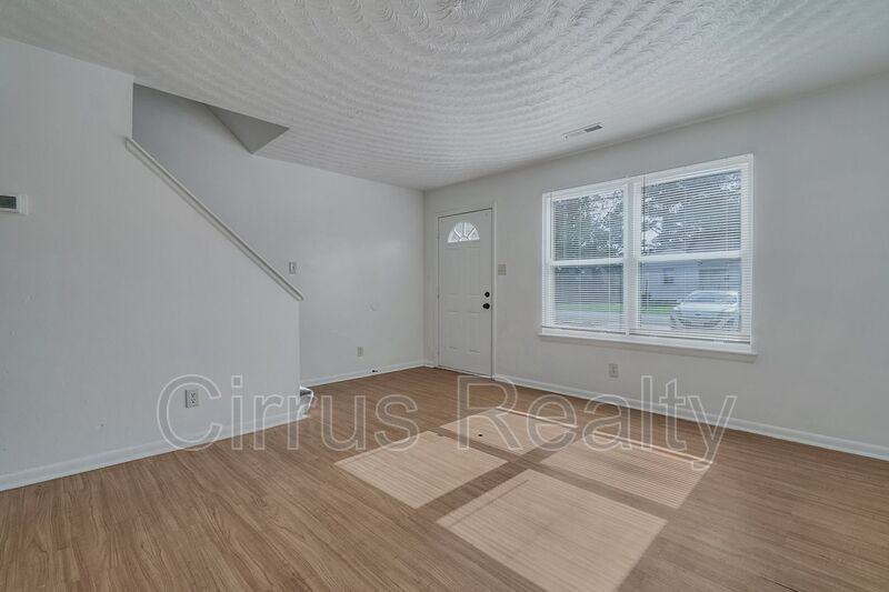 2788 Peach St - Photo 2 of 19