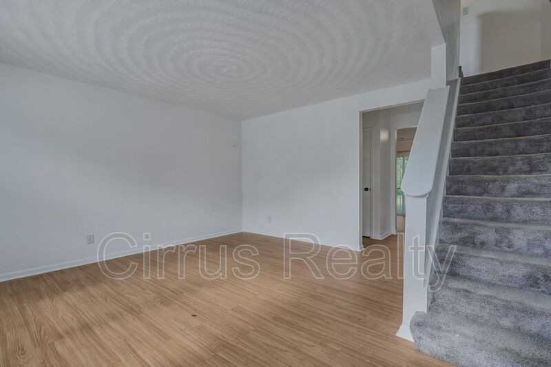 2788 Peach St - Photo 3 of 19