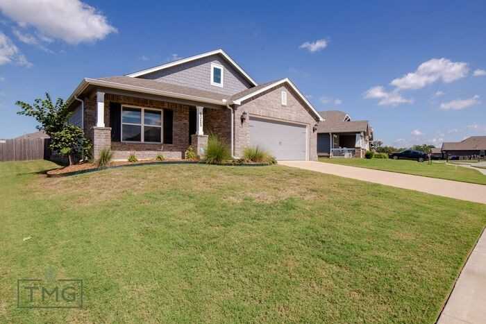 2022 W Huntsville Pl - Photo 3 of 36