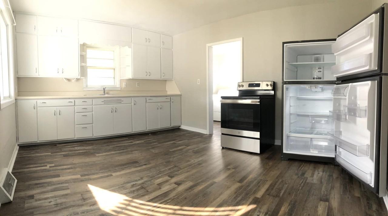 609 Blackhawk Street - Photo 7 of 14