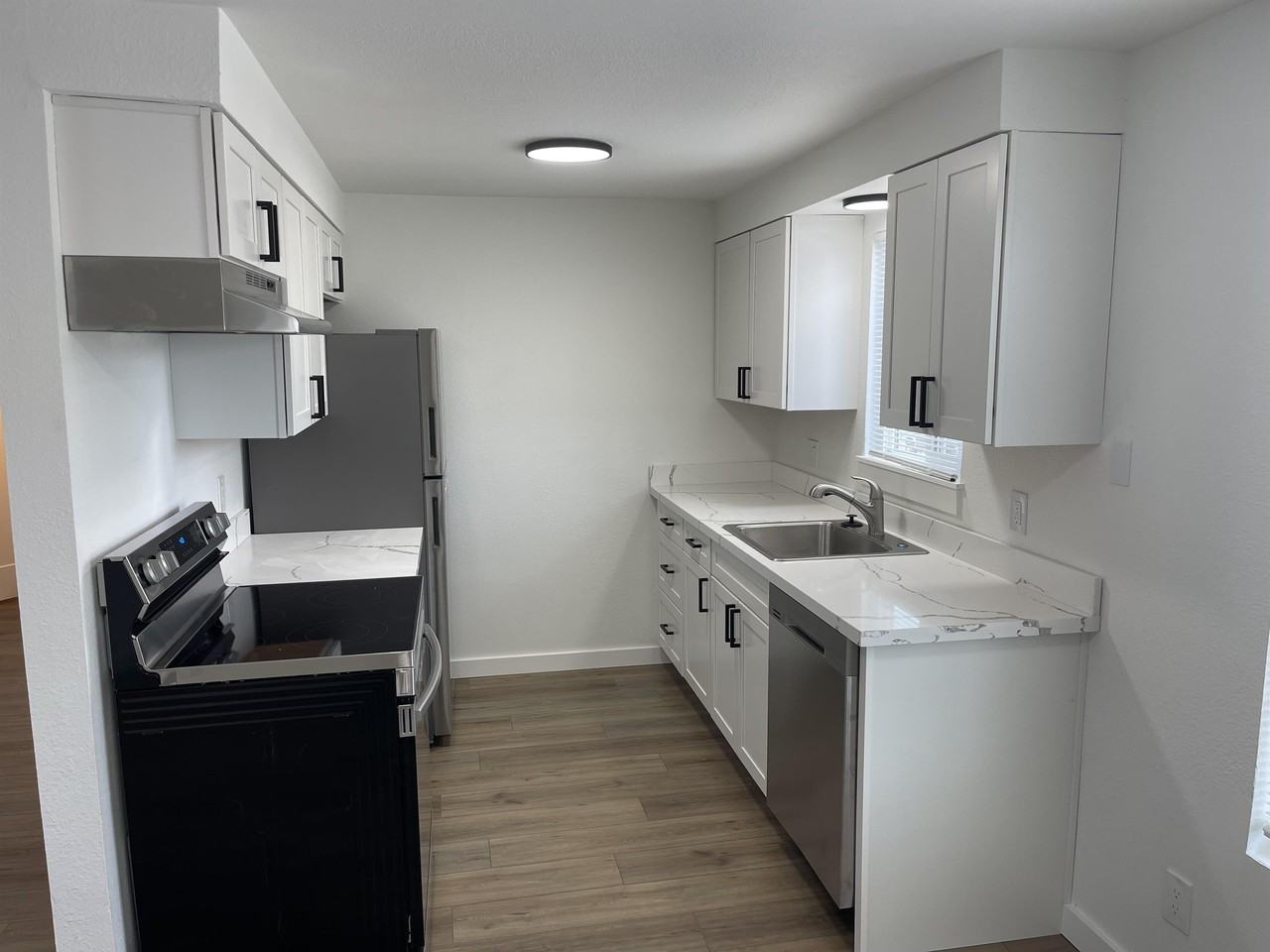 5610 S M St #A - Photo 2 of 12