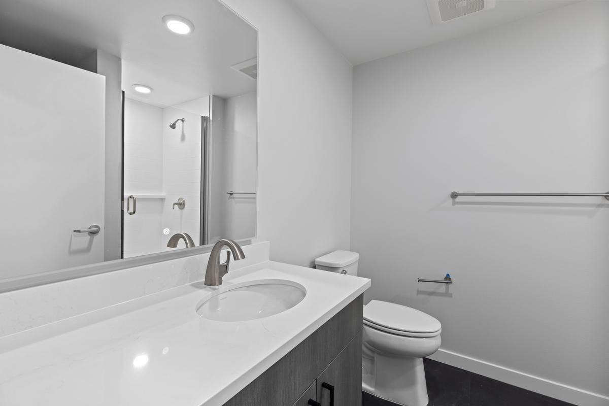 1421 Harvard Ave - Photo 2 of 43