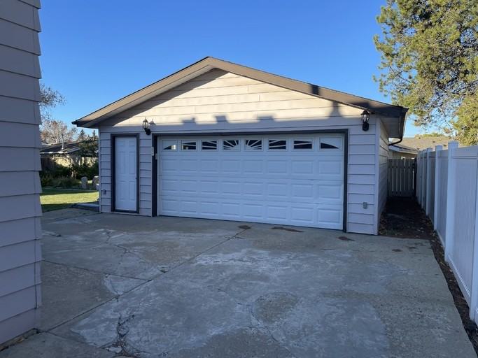 13520 25 St Nw #13520-25ST - Photo 3 of 24