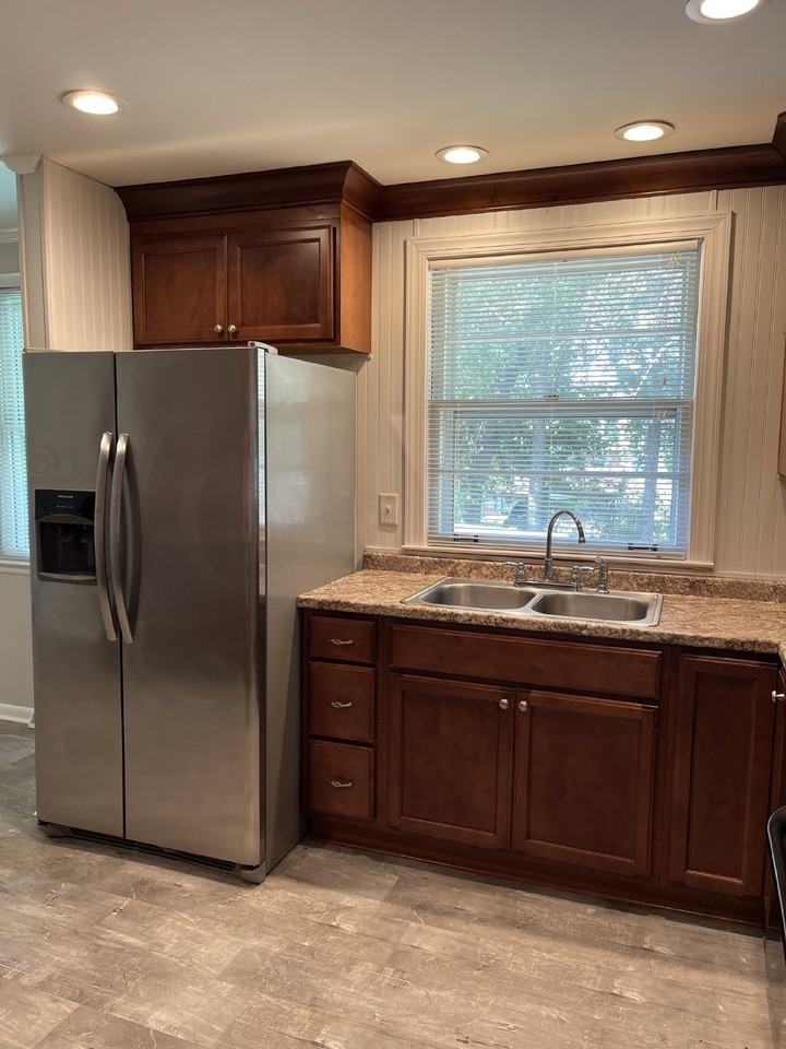 716 Desmond Dr - Photo 3 of 26