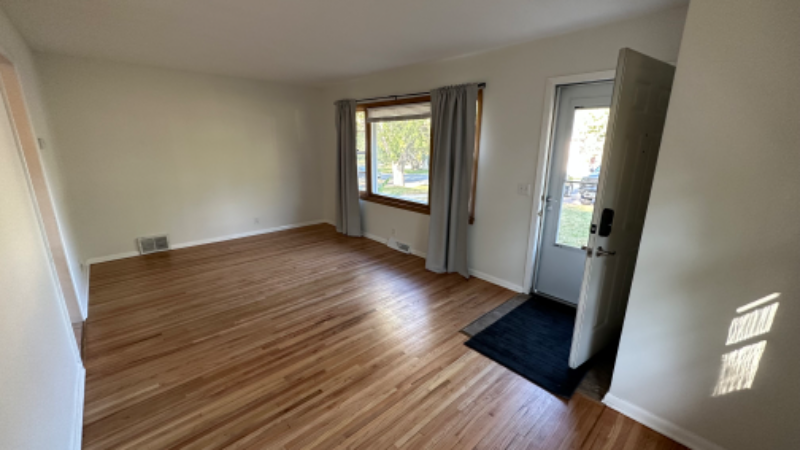 1624 Natchez Ave S - Photo 3 of 16