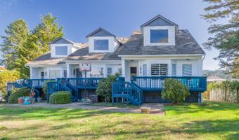 featured image of 3979 Northeast Johns Avenue