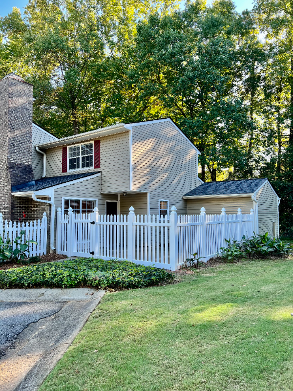 555 Picketts Bend Ct - Photo 2 of 29