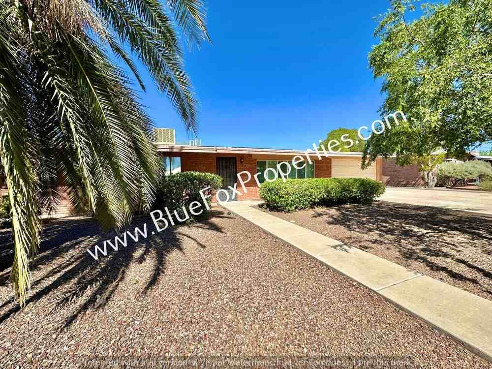 5831 E 8th St - Photo 2 of 18