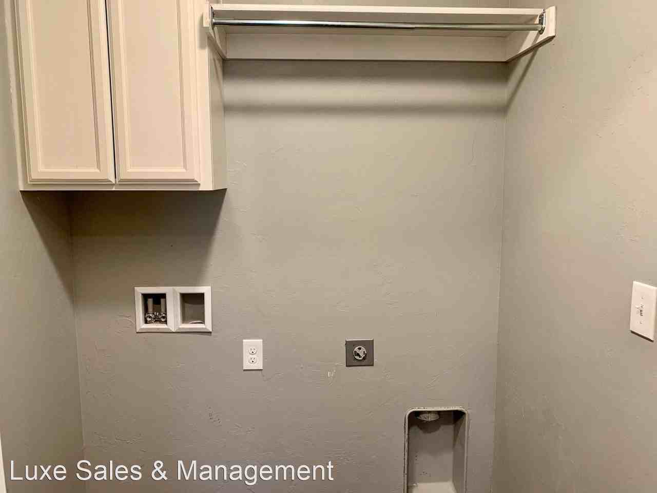 413 Washington Ave E - Photo 2 of 18