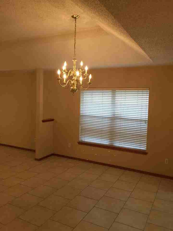 7600 N 22nd St - Photo 2 of 5