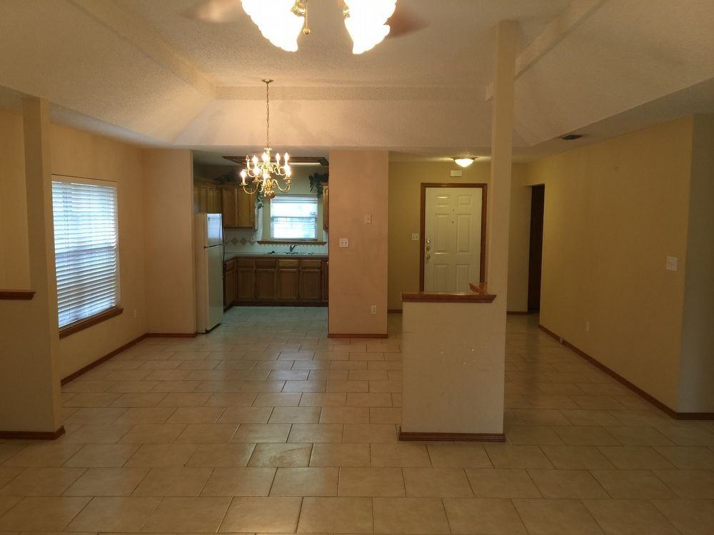 7600 N 22nd St - Photo 3 of 5