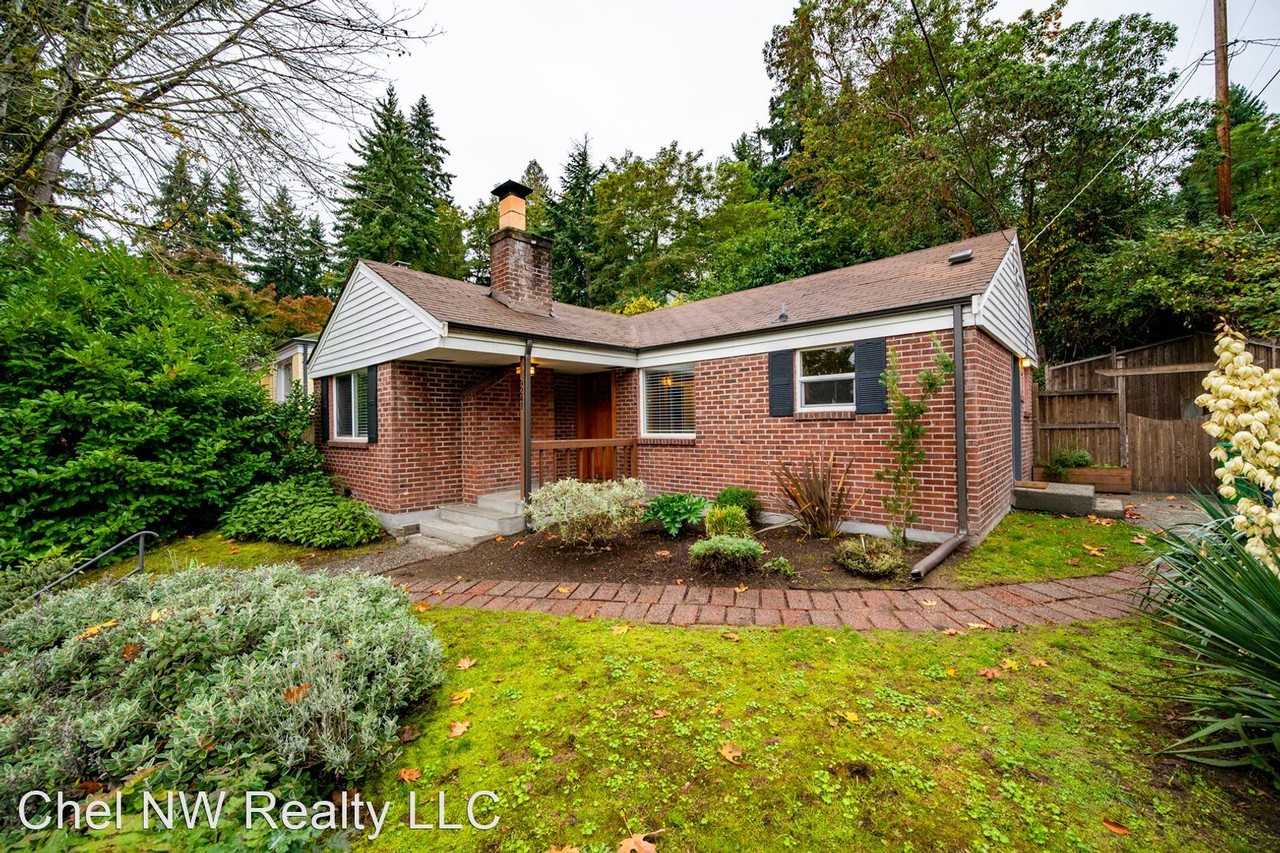 9241 17th Ave Ne - Photo 2 of 30