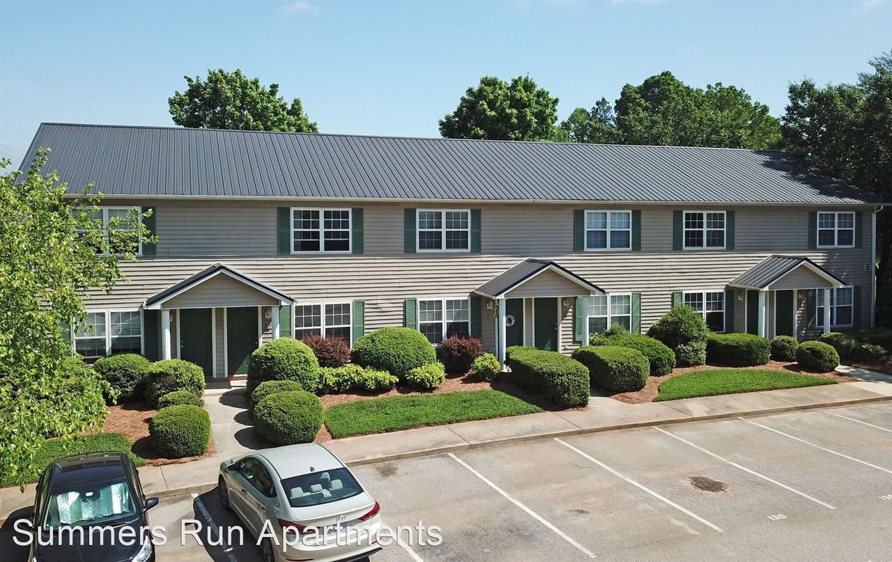 Summers Run Apartments 2207 N Fayetteville St Leasing Office