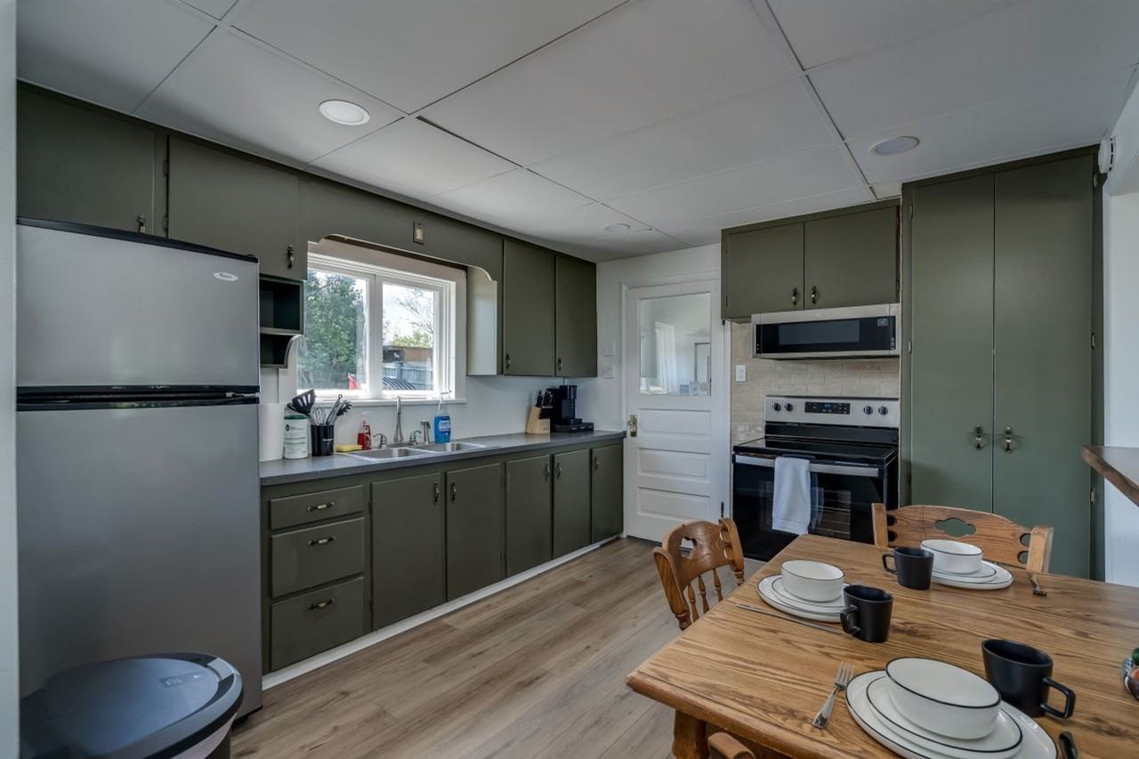 1075 State St - Photo 2 of 17