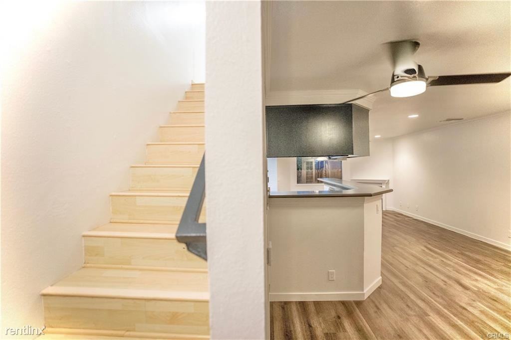 319 N Hollywood Way #7 - Photo 3 of 11