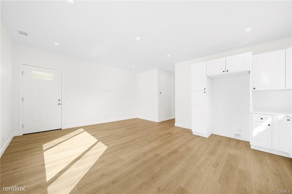3512 Market St #A - Photo 3 of 10
