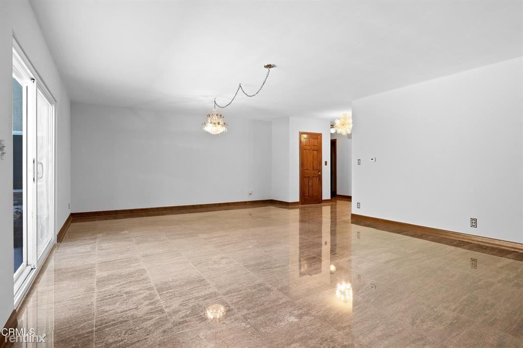 231 Sleepy Hollow Ter - Photo 3 of 10