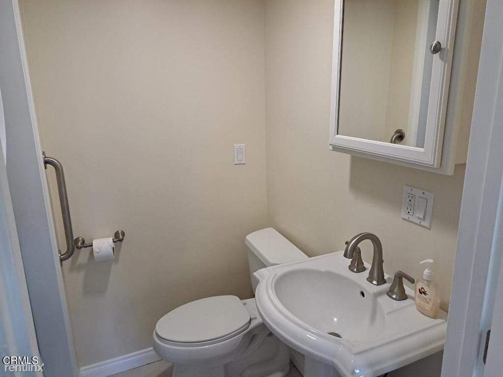 1429 Descanso Dr - Photo 3 of 11
