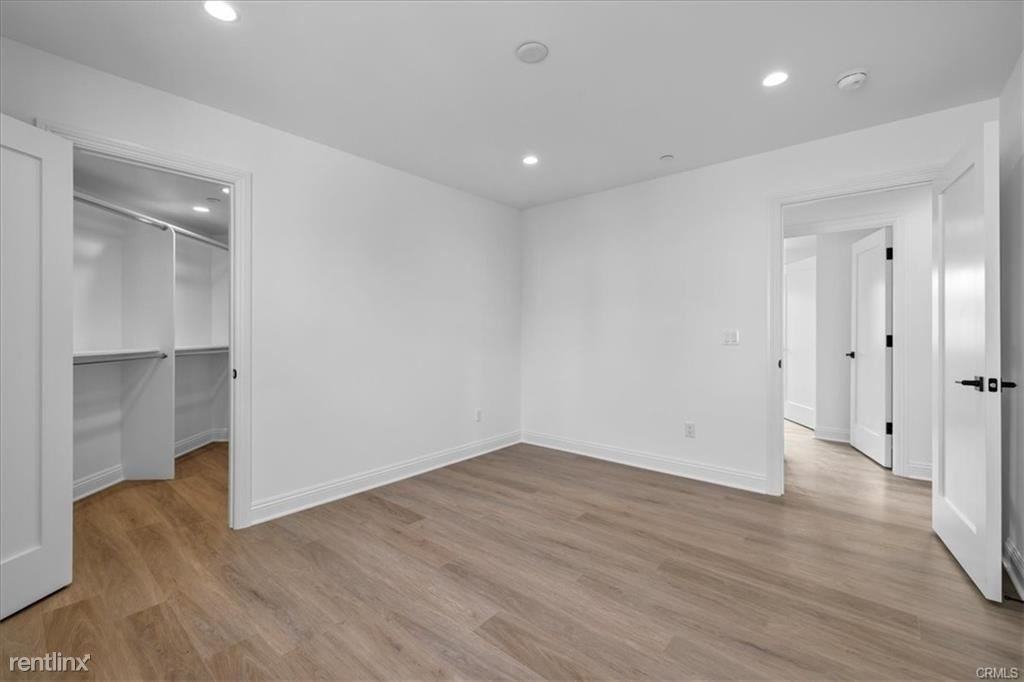 25630 Rolling Hills Way - Photo 2 of 7